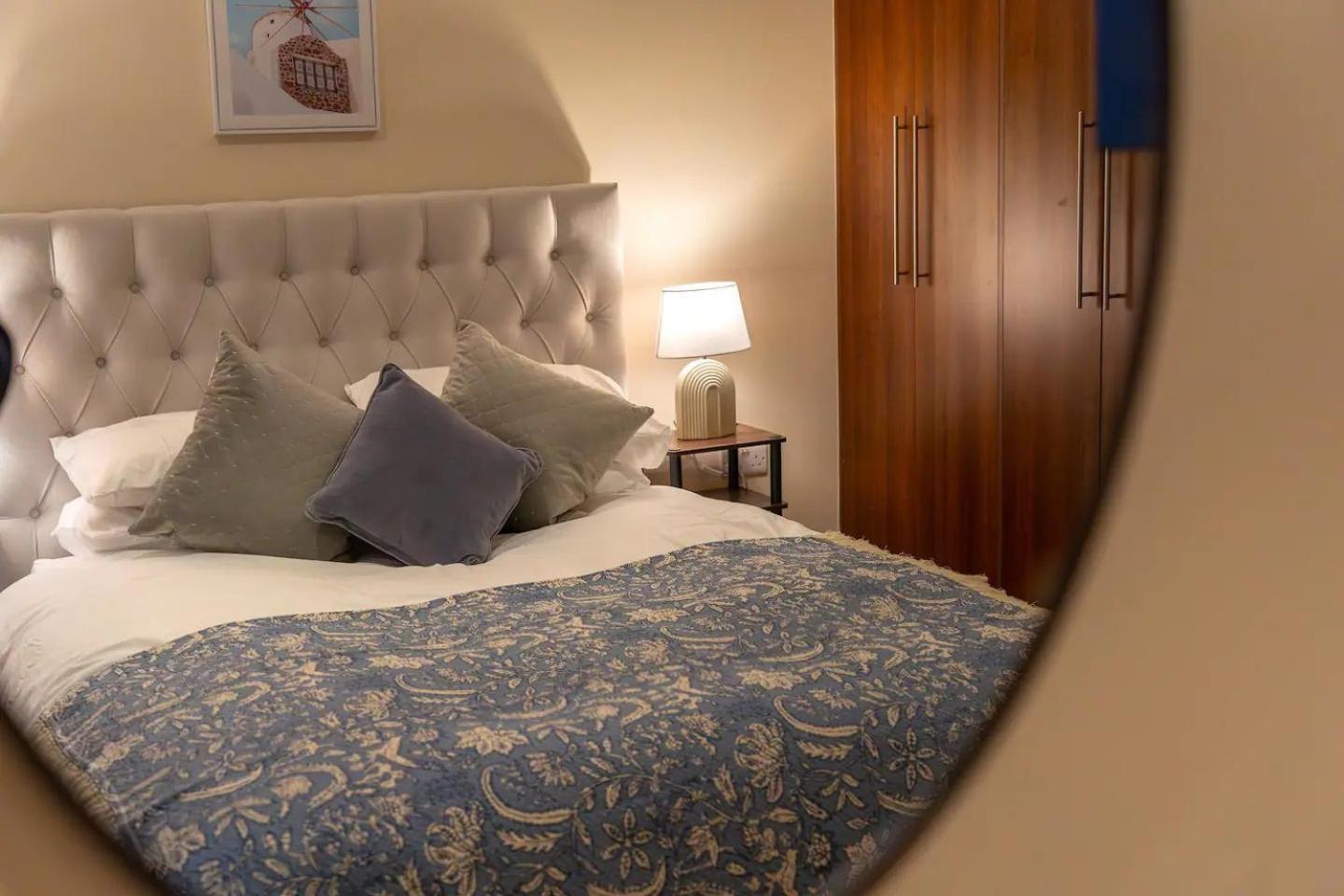 Pass The Keys Stylish Flat With Free Parking